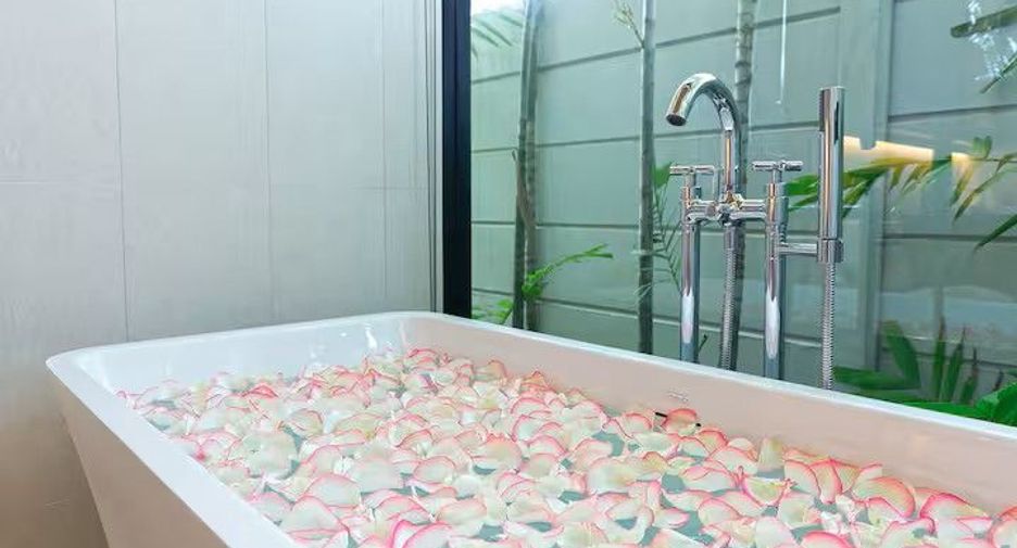 For sale 4 bedrooms villa in Mueang Phuket, Phuket