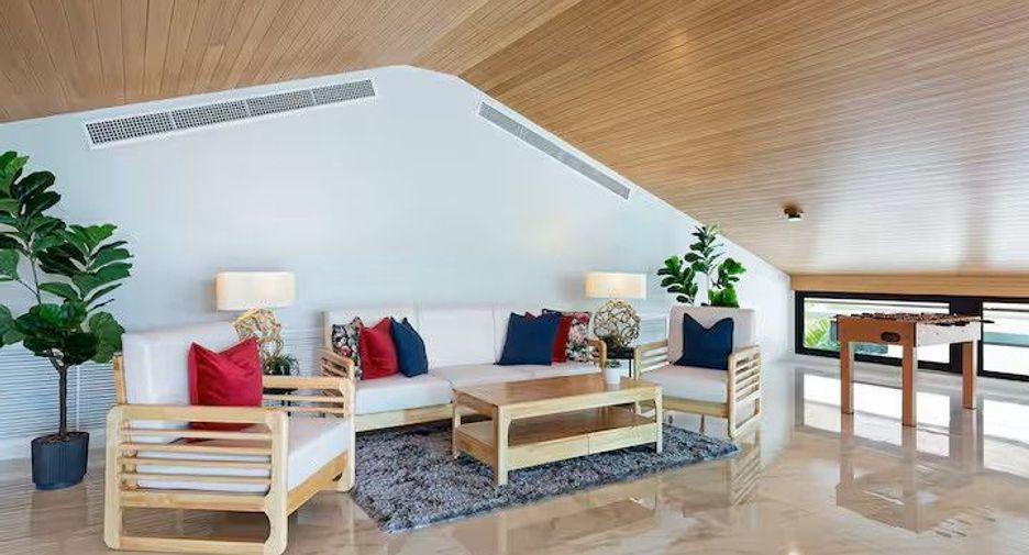 For sale 4 bedrooms villa in Mueang Phuket, Phuket