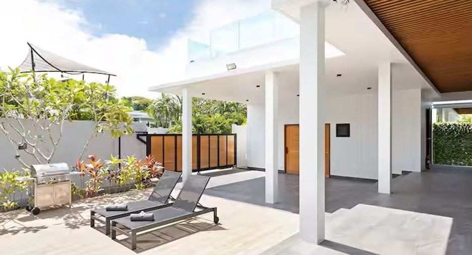 For sale 4 bedrooms villa in Mueang Phuket, Phuket