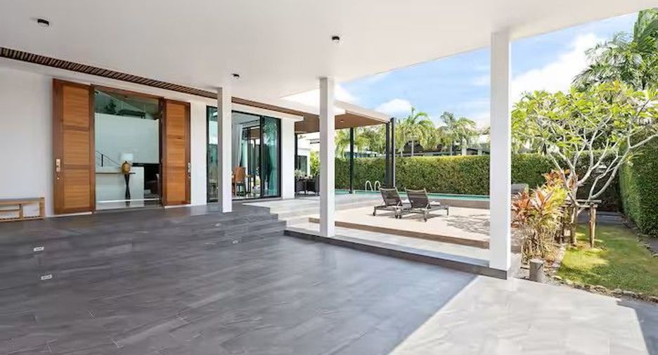 For sale 4 bedrooms villa in Mueang Phuket, Phuket
