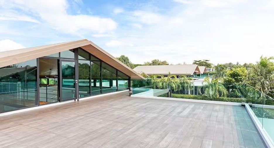 For sale 4 bedrooms villa in Mueang Phuket, Phuket