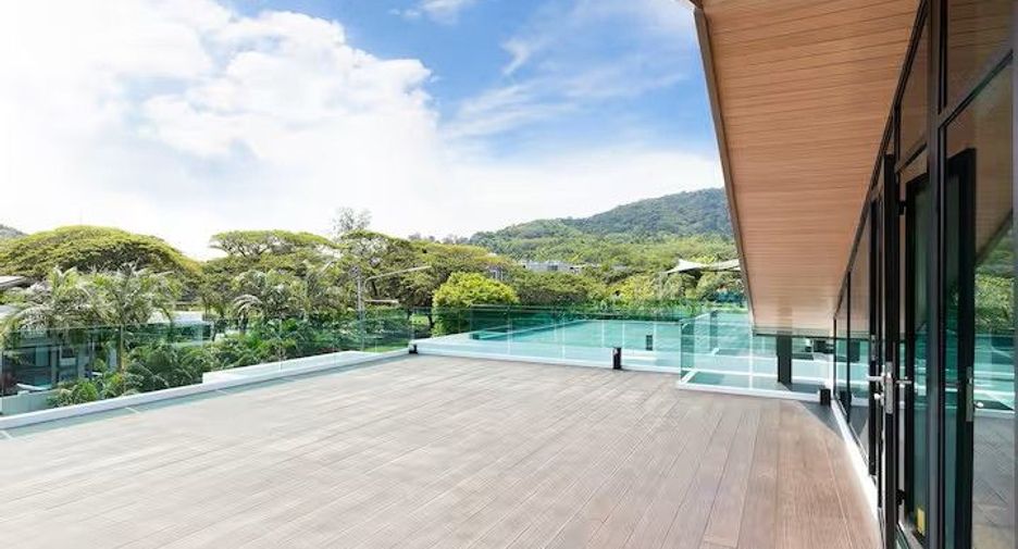 For sale 4 bedrooms villa in Mueang Phuket, Phuket