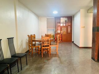 For sale 4 bed townhouse in Din Daeng, Bangkok