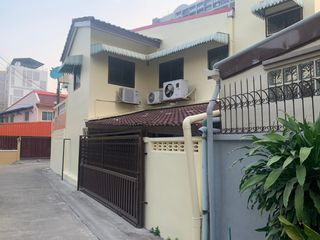 For sale 4 bed townhouse in Din Daeng, Bangkok