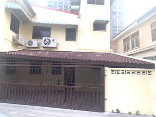 For sale 4 bed townhouse in Din Daeng, Bangkok
