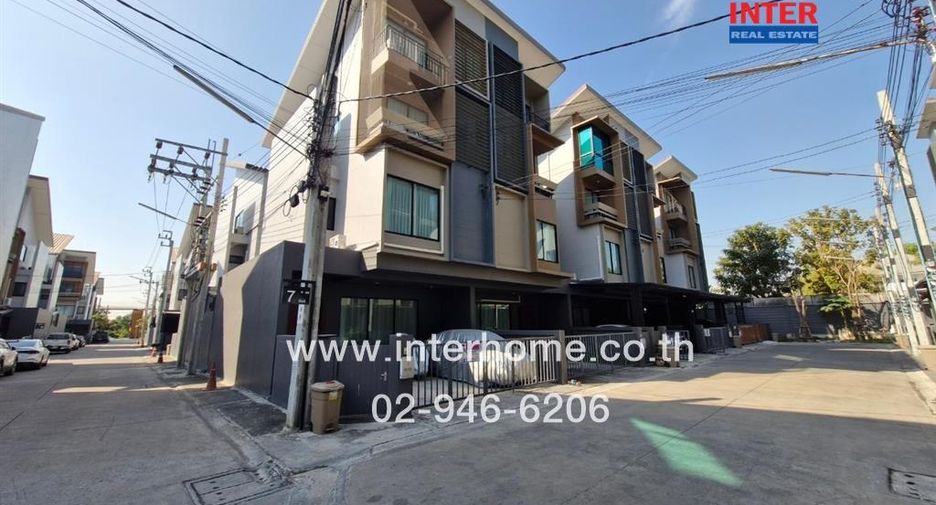 For sale 3 bed townhouse in Pak Kret, Nonthaburi
