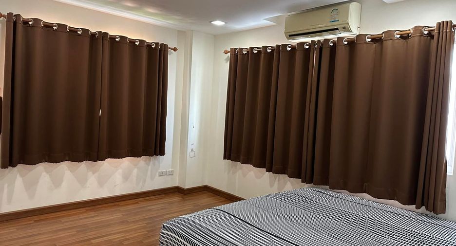 Condo en alquiler de 2 habitaciones en Khlong San, Bangkok