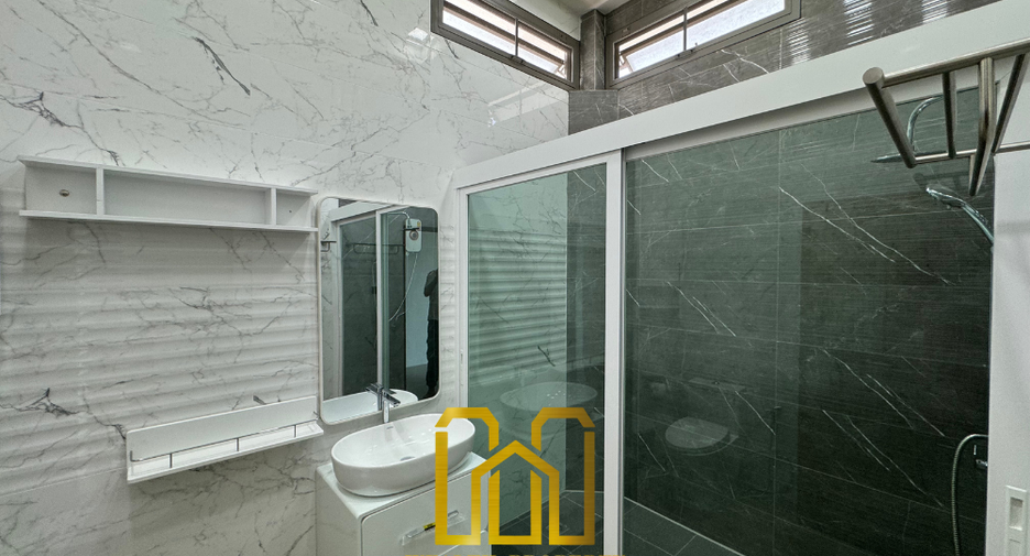 For sale 5 bedrooms house in Lak Si, Bangkok