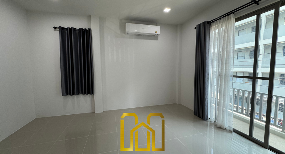 For sale 5 bedrooms house in Lak Si, Bangkok