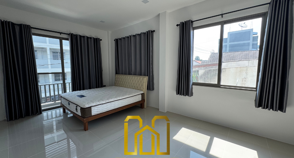 For sale 5 bedrooms house in Lak Si, Bangkok