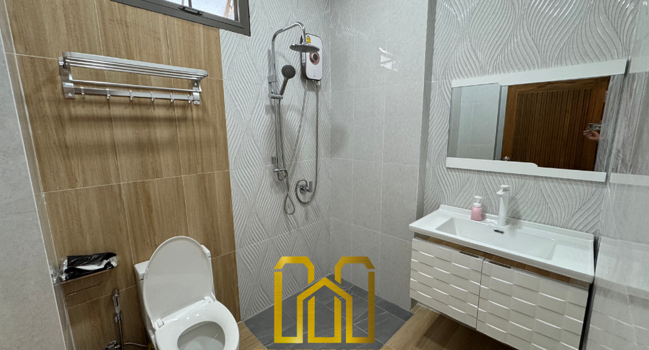 For sale 5 bedrooms house in Lak Si, Bangkok