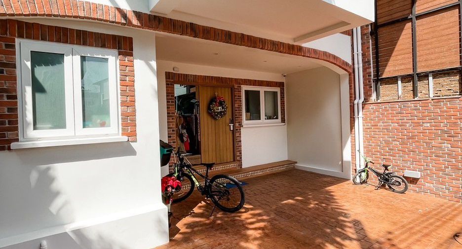 For sale 4 ベッドルーム house in Rat Burana, Bangkok