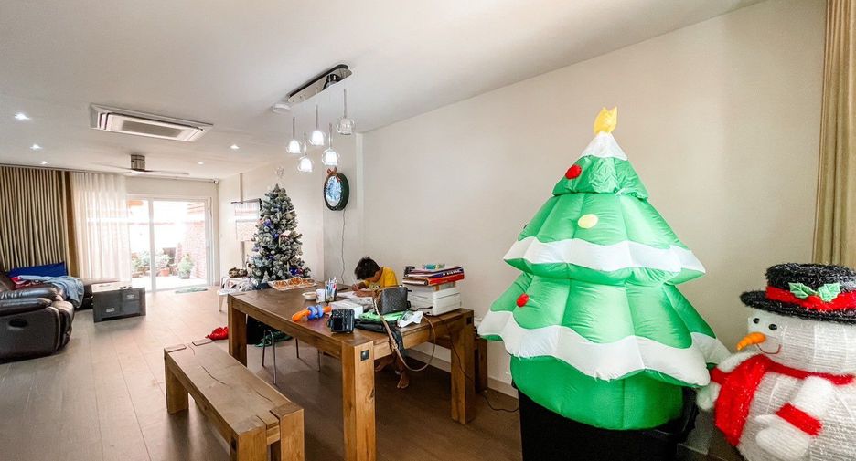 For sale 4 ベッドルーム house in Rat Burana, Bangkok