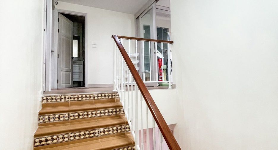 For sale 4 ベッドルーム house in Rat Burana, Bangkok