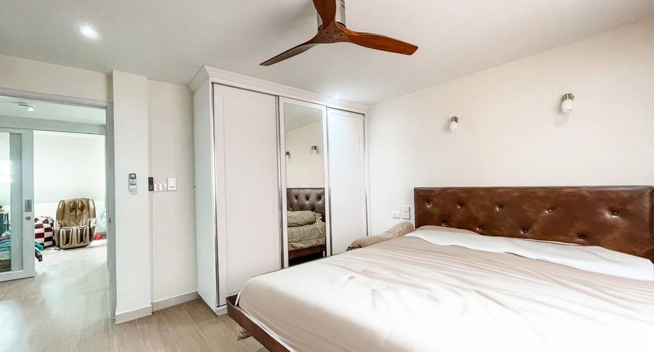 For sale 4 ベッドルーム house in Rat Burana, Bangkok