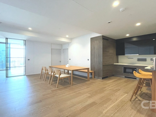 For rent そして for sale 2 ベッドルーム condo in Pathum Wan, Bangkok