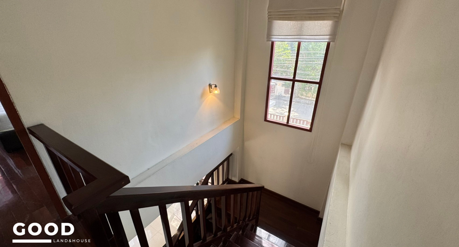 Casa en alquiler y en venta de 4 habitaciones en Chom Thong, Bangkok