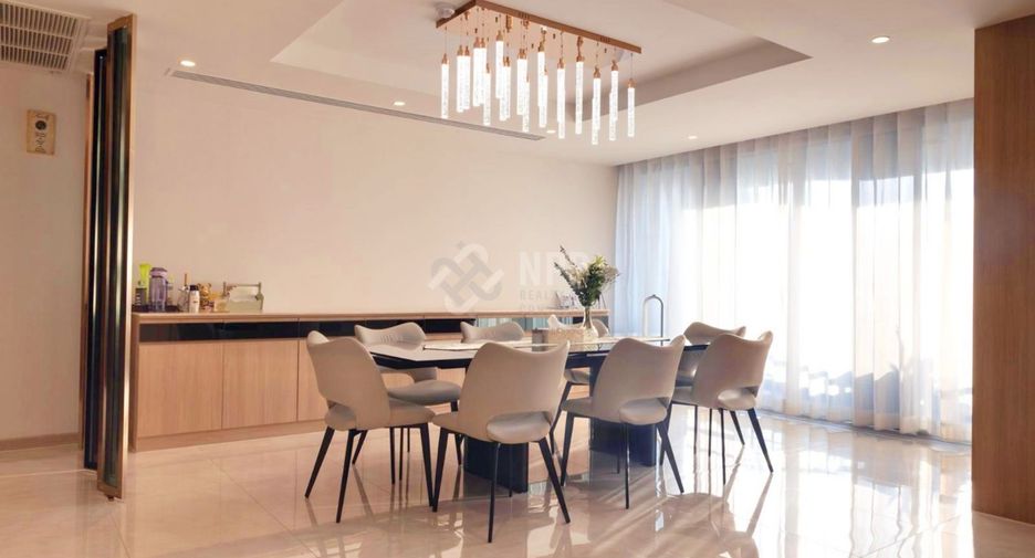 For rent 3 bedrooms condo in Watthana, Bangkok