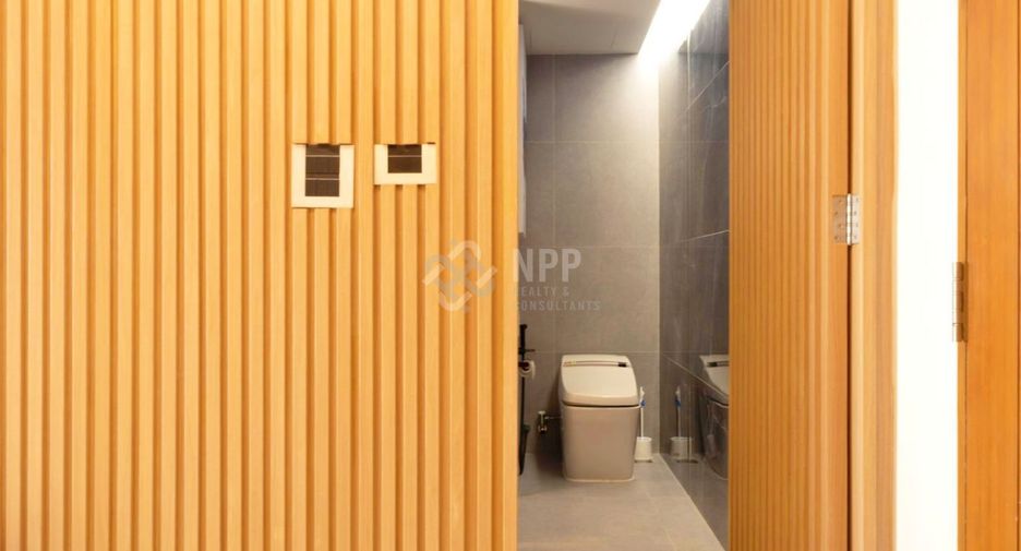For rent 3 bedrooms condo in Watthana, Bangkok