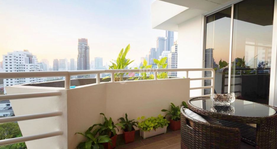 For rent 3 bedrooms condo in Watthana, Bangkok
