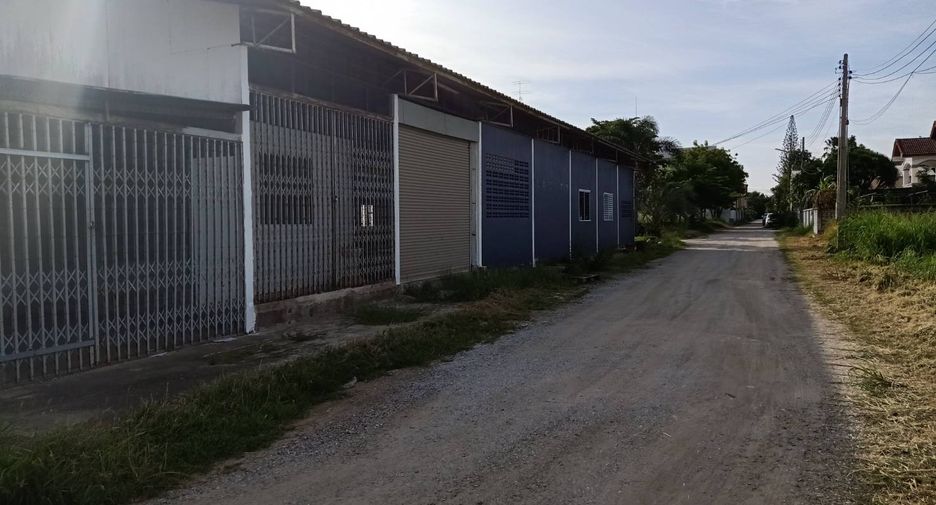 For rent warehouse in Ban Bueng, Chonburi