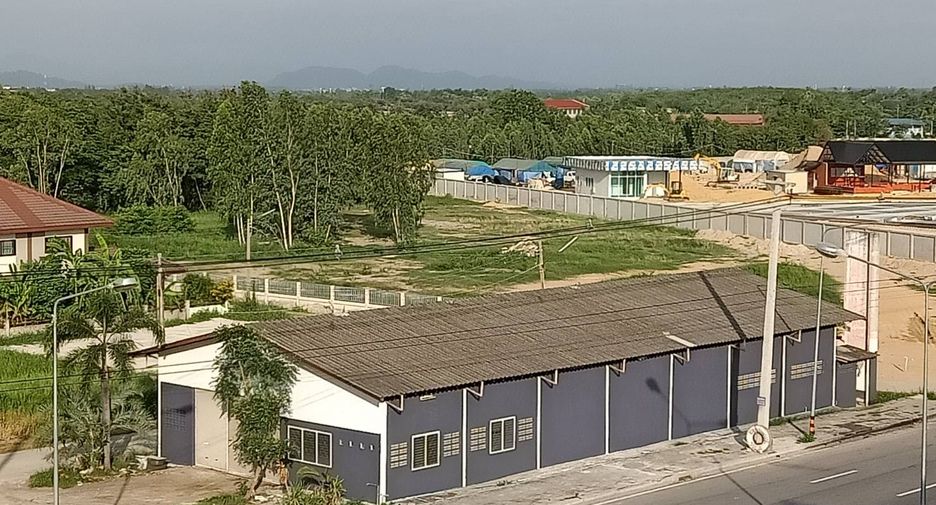 For rent warehouse in Ban Bueng, Chonburi
