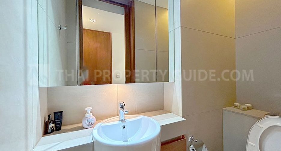 For rent 3 bedrooms condo in Pathum Wan, Bangkok
