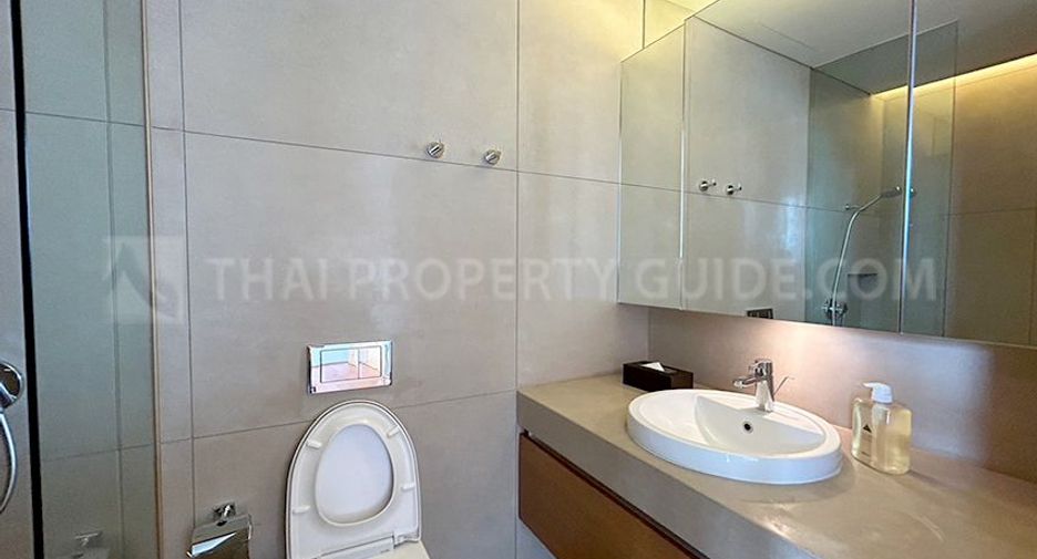 For rent 3 bedrooms condo in Pathum Wan, Bangkok