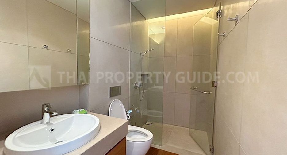 For rent 3 bedrooms condo in Pathum Wan, Bangkok