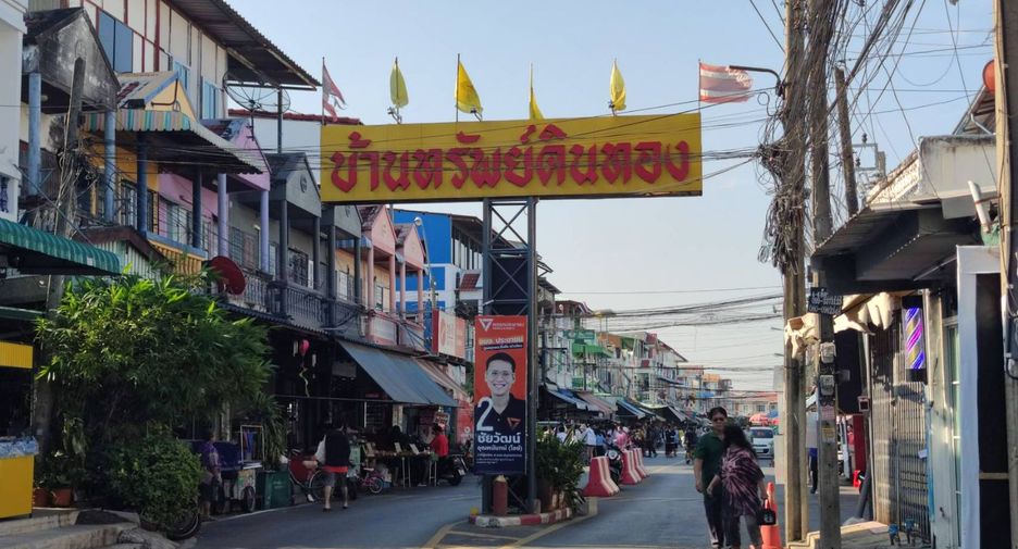 Продажа 3 спальни таунхаус в Mueang Samut Prakan, Самутпракан