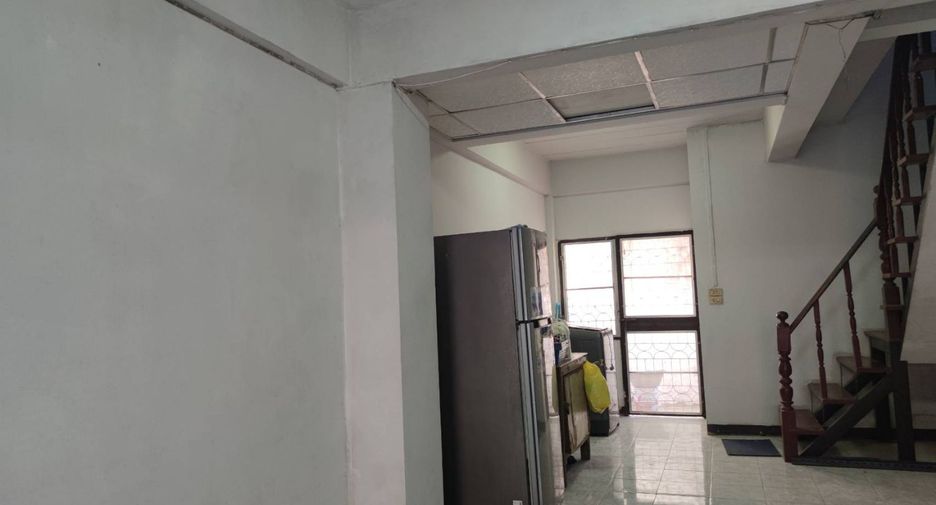 Продажа 3 спальни таунхаус в Mueang Samut Prakan, Самутпракан