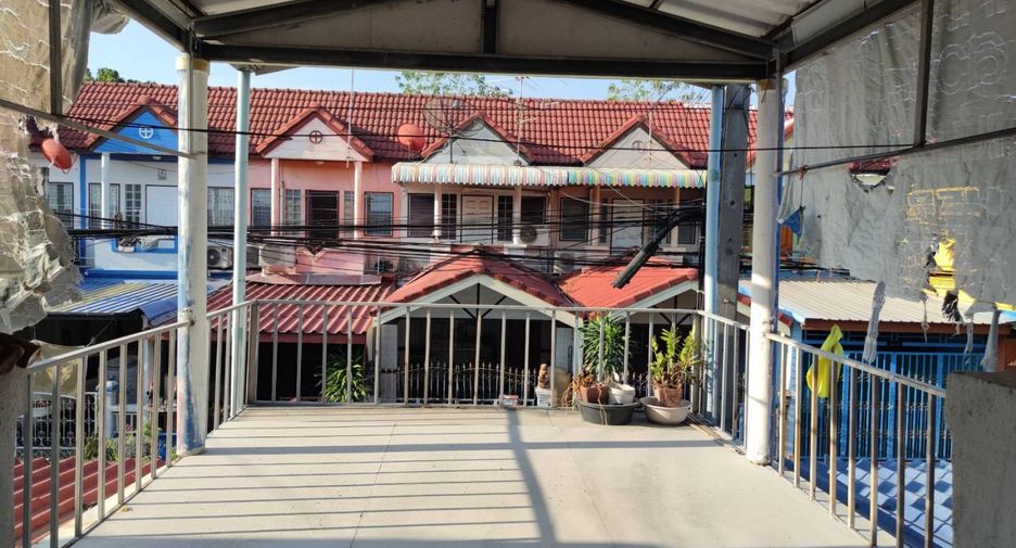 Продажа 3 спальни таунхаус в Mueang Samut Prakan, Самутпракан