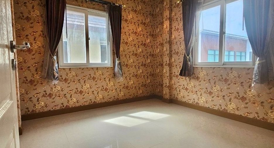 For sale 3 bedrooms house in Don Mueang, Bangkok