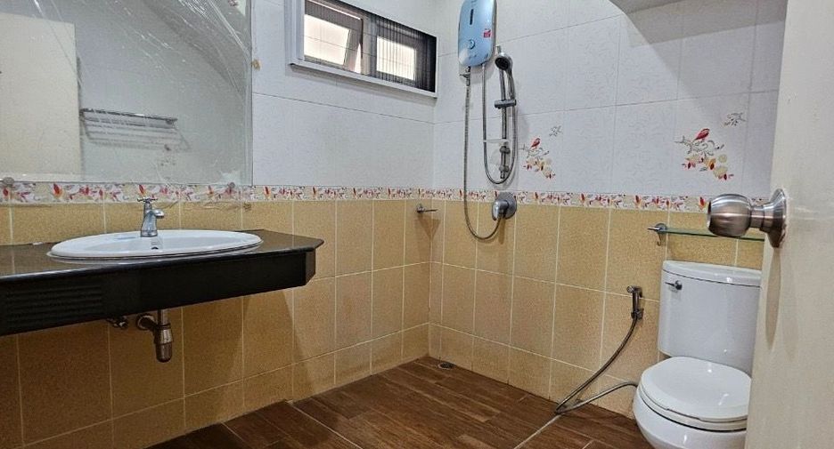 For sale 3 bedrooms house in Don Mueang, Bangkok