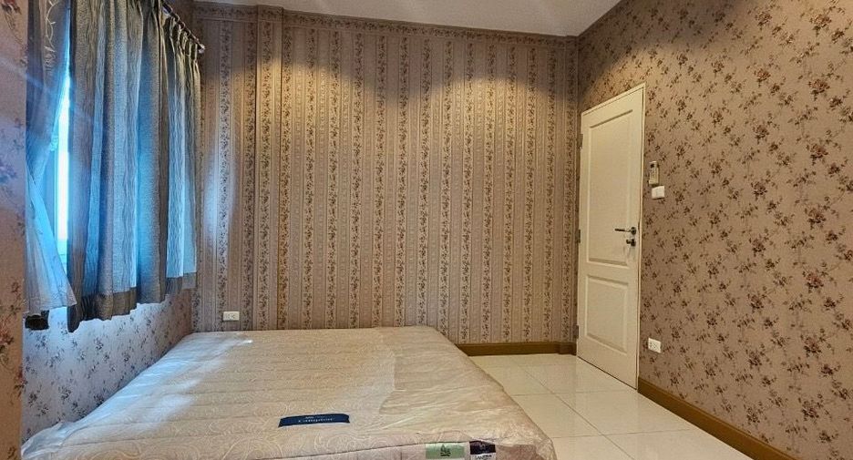 For sale 3 bedrooms house in Don Mueang, Bangkok