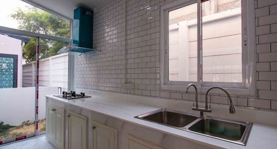 For sale 4 bed house in Bang Kruai, Nonthaburi