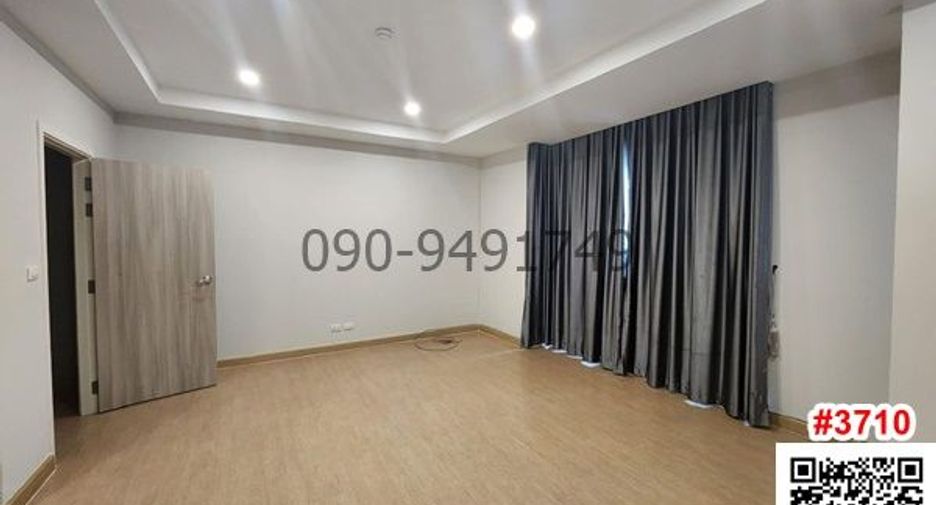 For rent 3 bedrooms retail Space in Lat Krabang, Bangkok