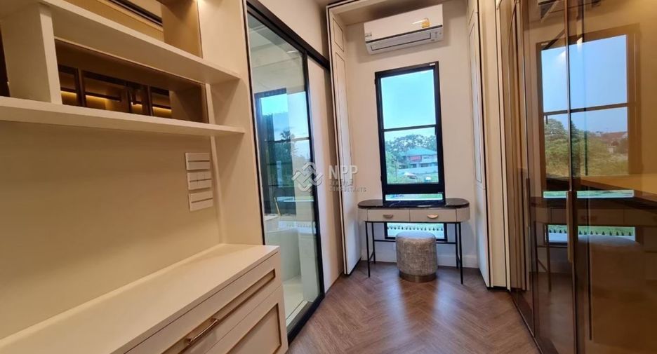 Haus zur Miete und zum Kauf mit 4 Zimmer in Saphan Sung, Bangkok