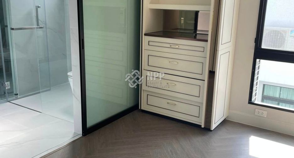 Haus zum Kauf mit 5 Zimmer in Saphan Sung, Bangkok