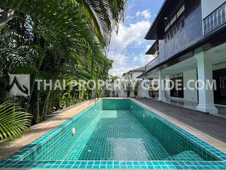 For rent 5 Beds house in Khlong Toei, Bangkok