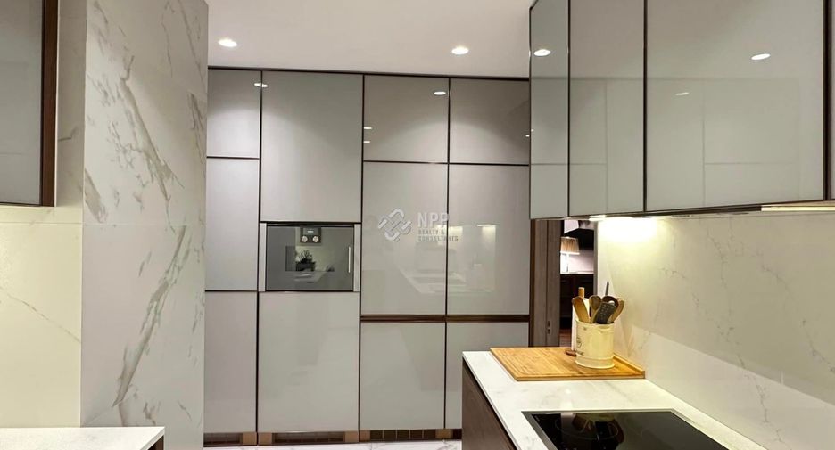 À vendre 4 chambres condo à Khlong Toei, Bangkok