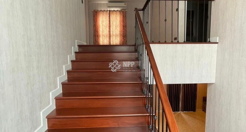 Casa en alquiler y en venta de 4 habitaciones en Mueang Samut Prakan, Samut Prakan