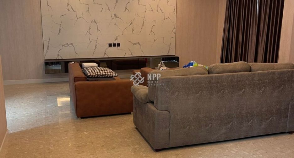 Casa en alquiler y en venta de 4 habitaciones en Mueang Samut Prakan, Samut Prakan