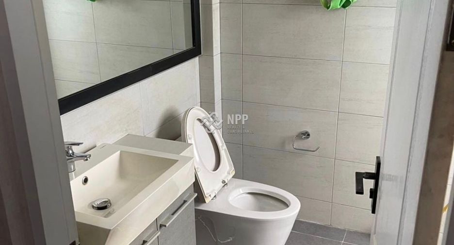 Casa en alquiler y en venta de 4 habitaciones en Mueang Samut Prakan, Samut Prakan
