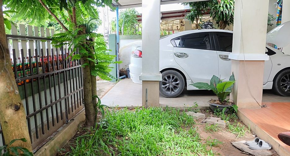 出售 2 卧室 独立屋 在 Si Racha, Chon Buri