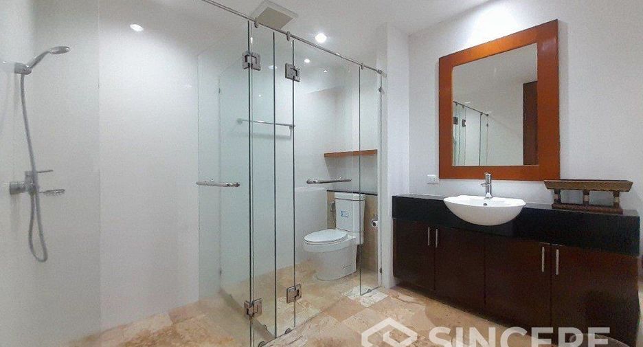 For rent 3 bedrooms villa in Mueang Phuket, Phuket
