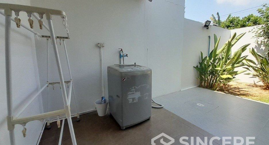 For rent 3 bedrooms villa in Mueang Phuket, Phuket