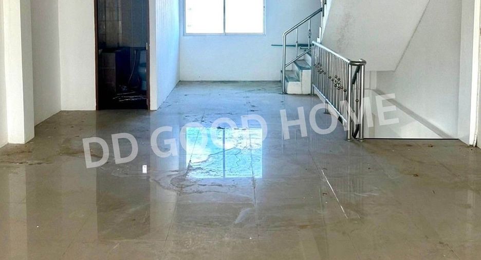Gewerbefläche zum Kauf mit 1 Zimmer in Mueang Lop Buri, Lopburi