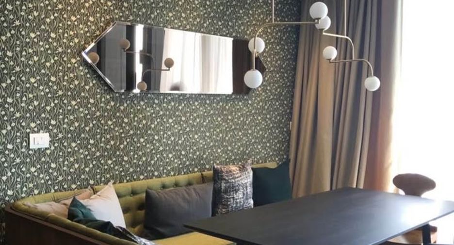 For rent 3 bedrooms condo in Pathum Wan, Bangkok