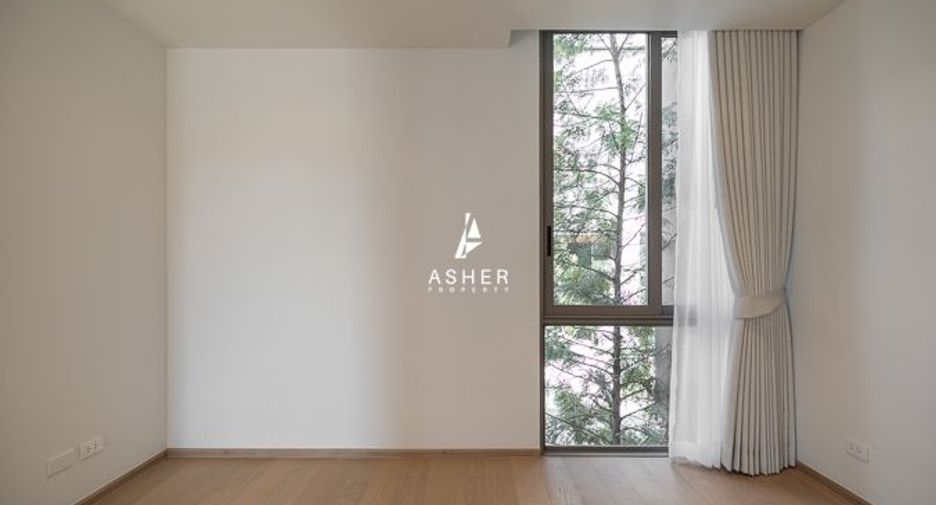 For rent 3 bedrooms house in Phra Khanong, Bangkok